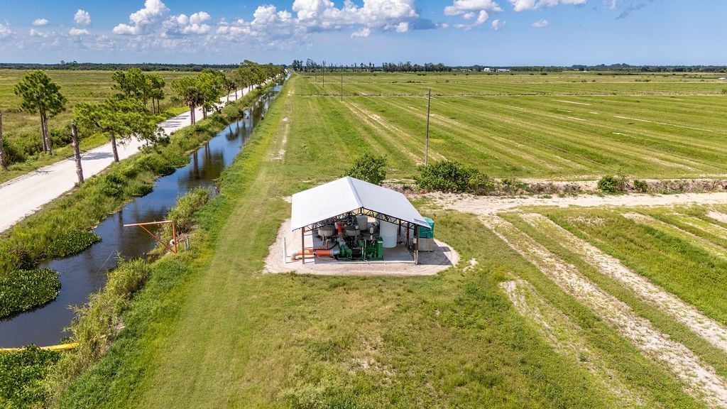 825 118th Avenue, Vero Beach, FL 32966 Photo