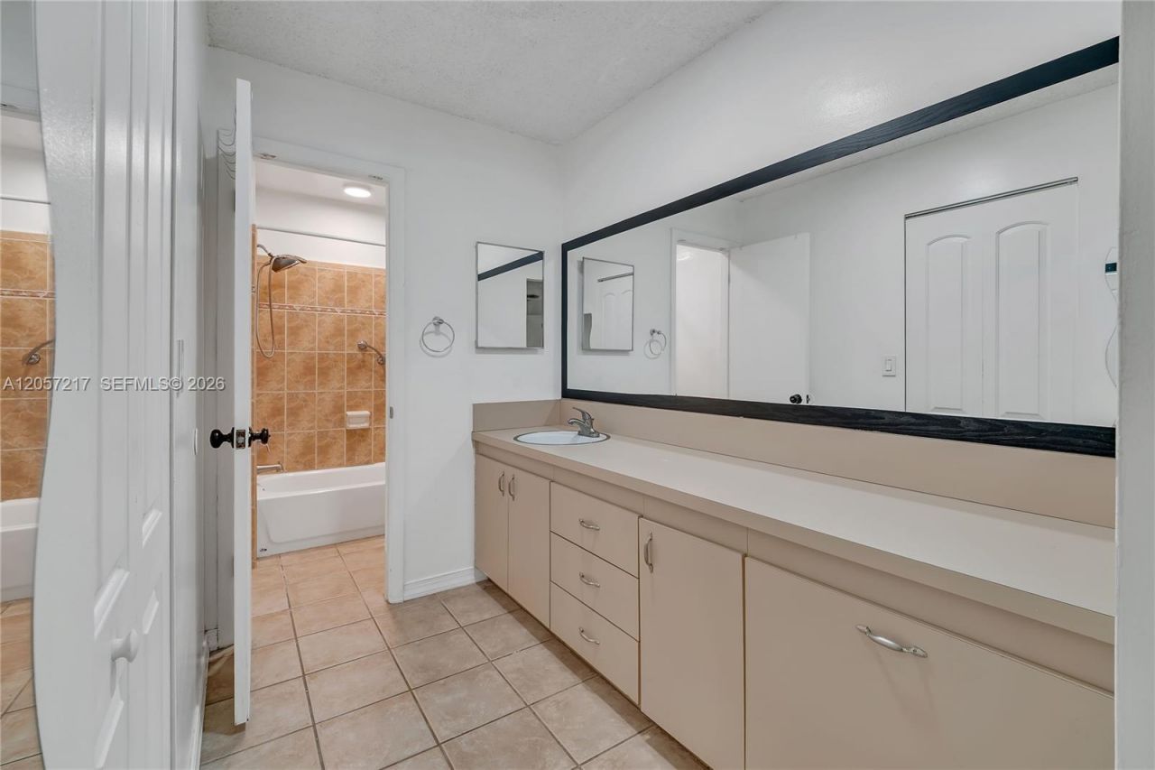 2950 NW 106th Ave , Unit 7, Sunrise, FL 33322 Photo