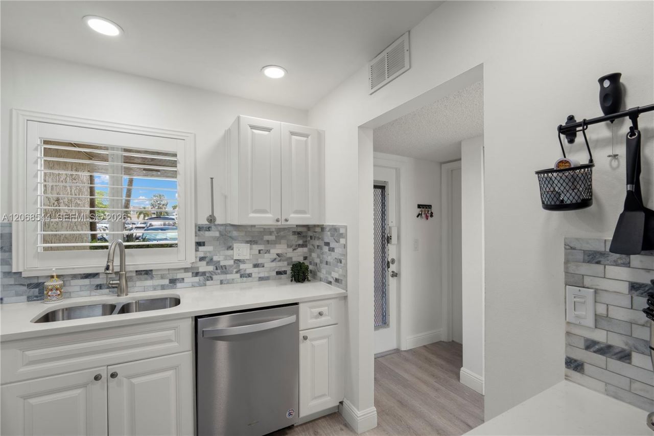 6750 Royal Palm Blvd , Unit 107E, Margate, FL 33063 Photo