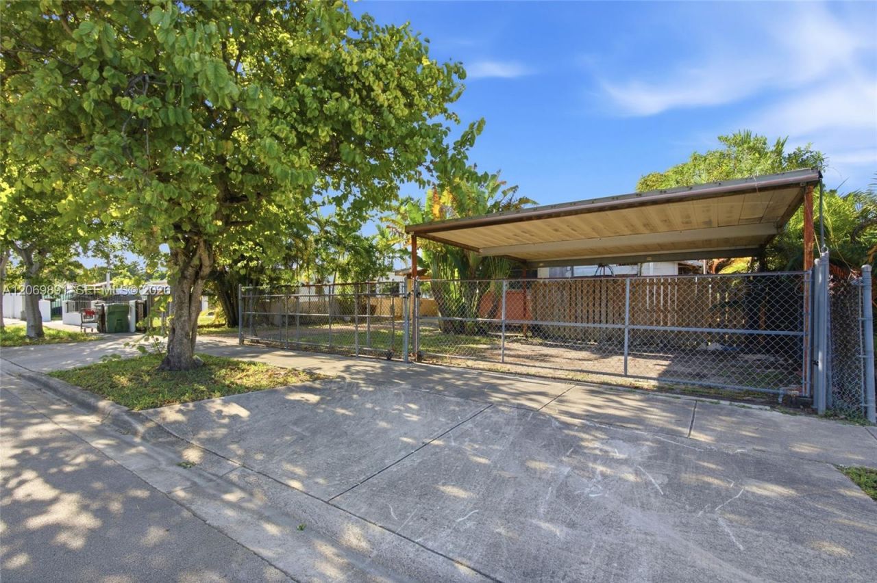 621 SE 4th St, Hialeah, FL 33010 Photo