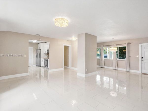 1146 NE 17th Ter, Fort Lauderdale, FL 33304