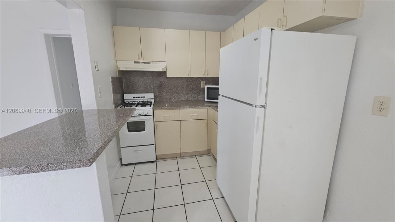1230 W 54th St , Unit 226A, Hialeah, FL 33012 Photo