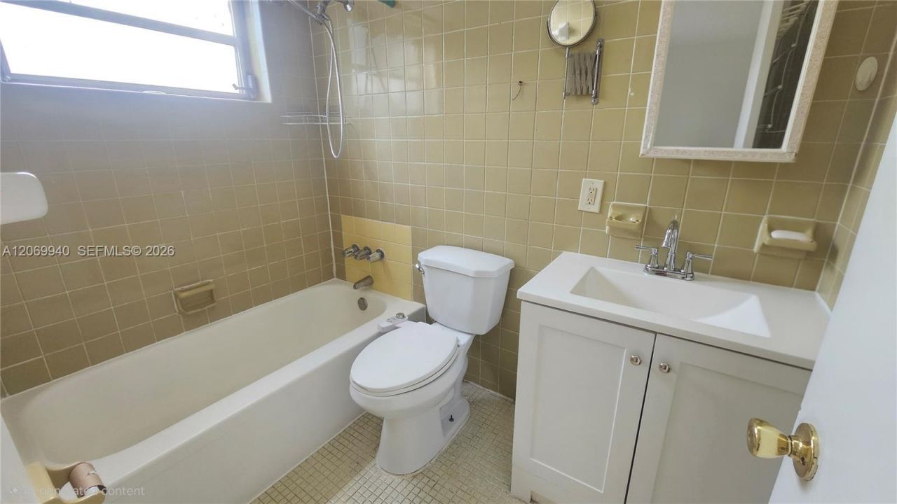1230 W 54th St , Unit 226A, Hialeah, FL 33012 Photo