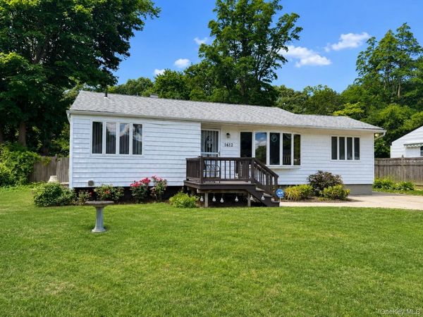 1612 N Gardiner Drive , Bay Shore, NY 11706