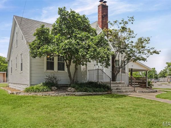 851 11th Street , Carlyle, IL 62231