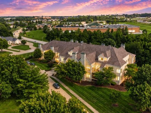 1608 Lake Knoll Drive, Unit 1A, Lake St Louis, MO 63367