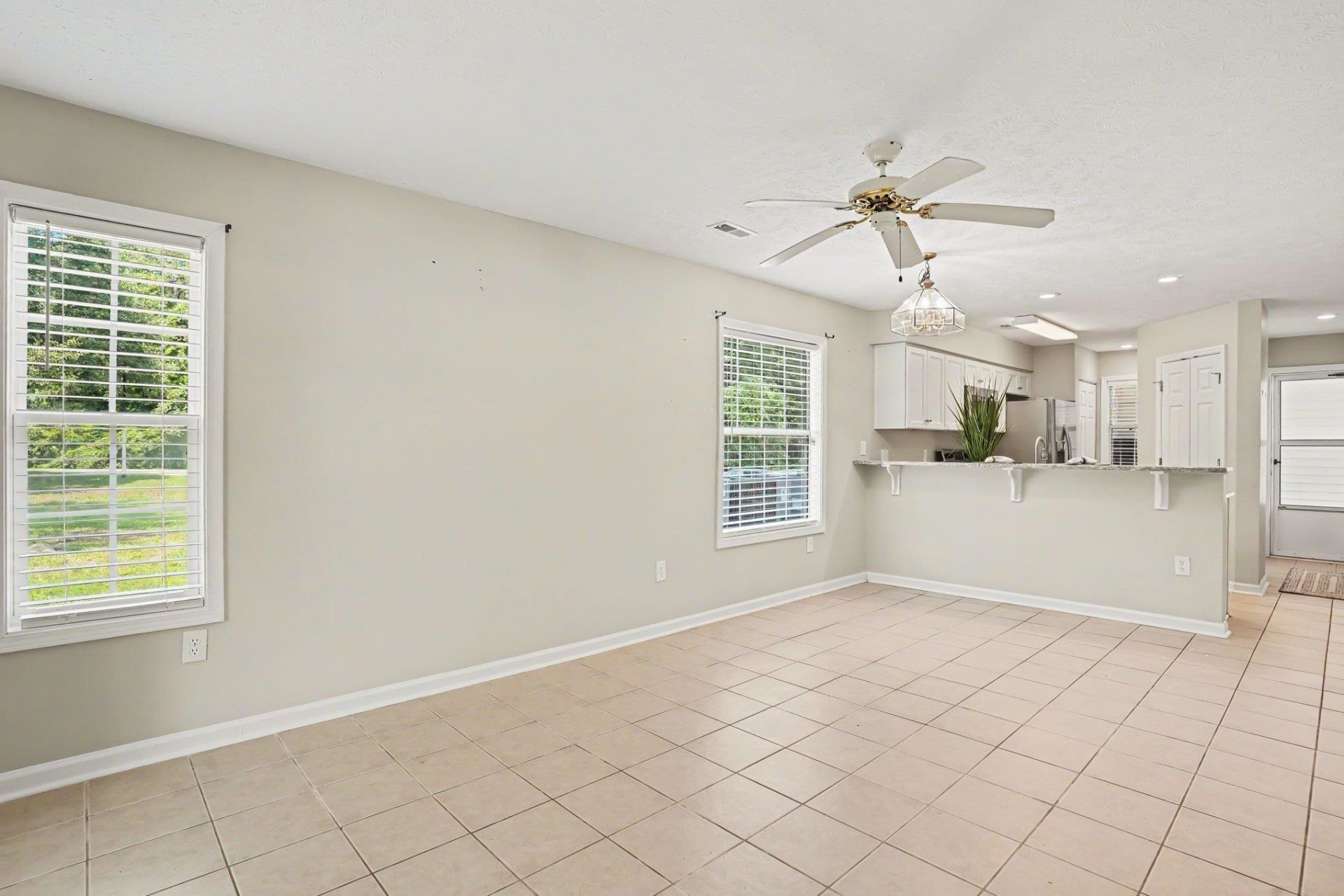 623 Tupelo Ln. Photo 11