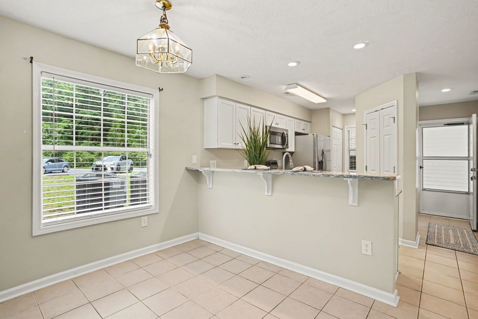 623 Tupelo Ln. Photo 12