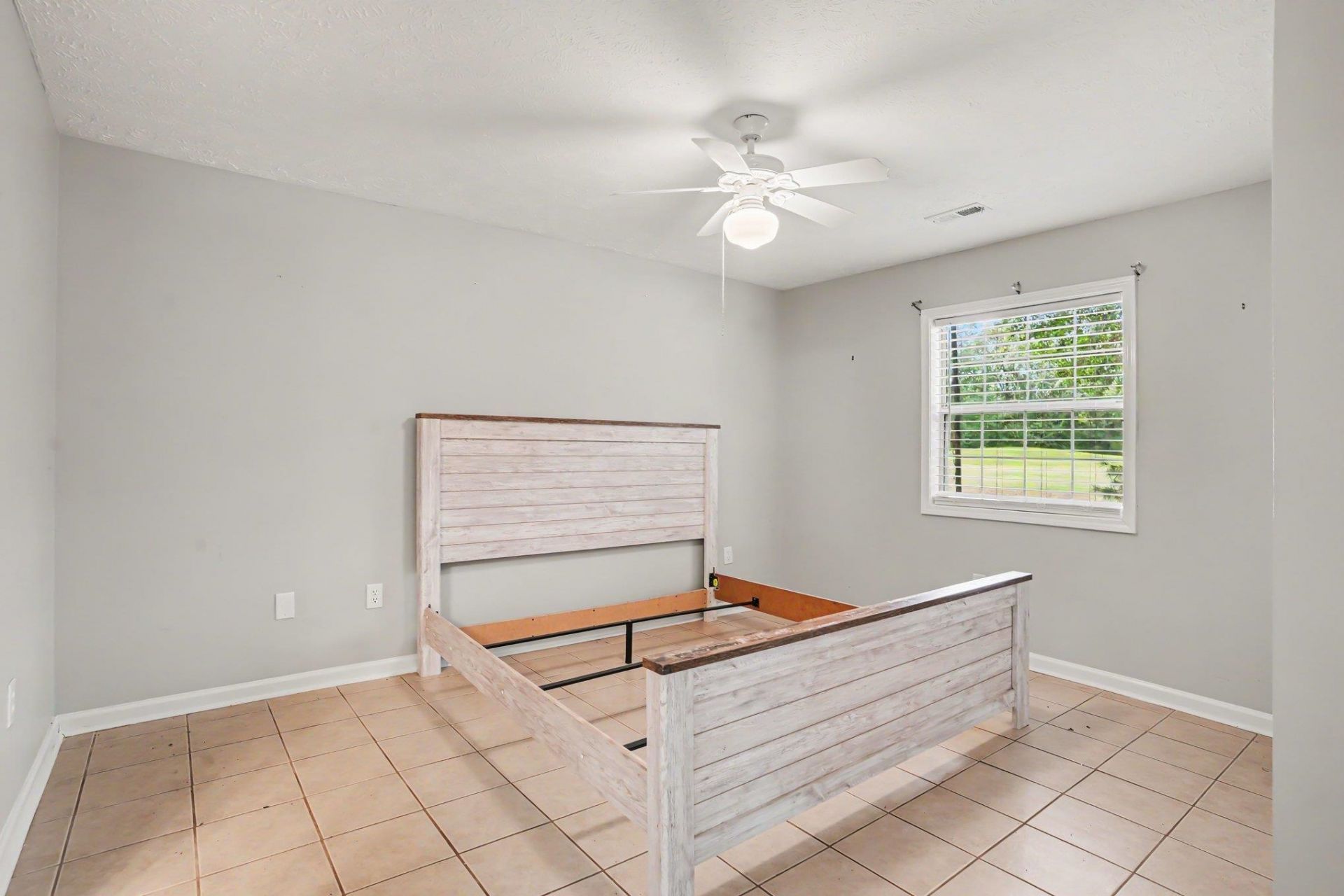 623 Tupelo Ln. Photo 16