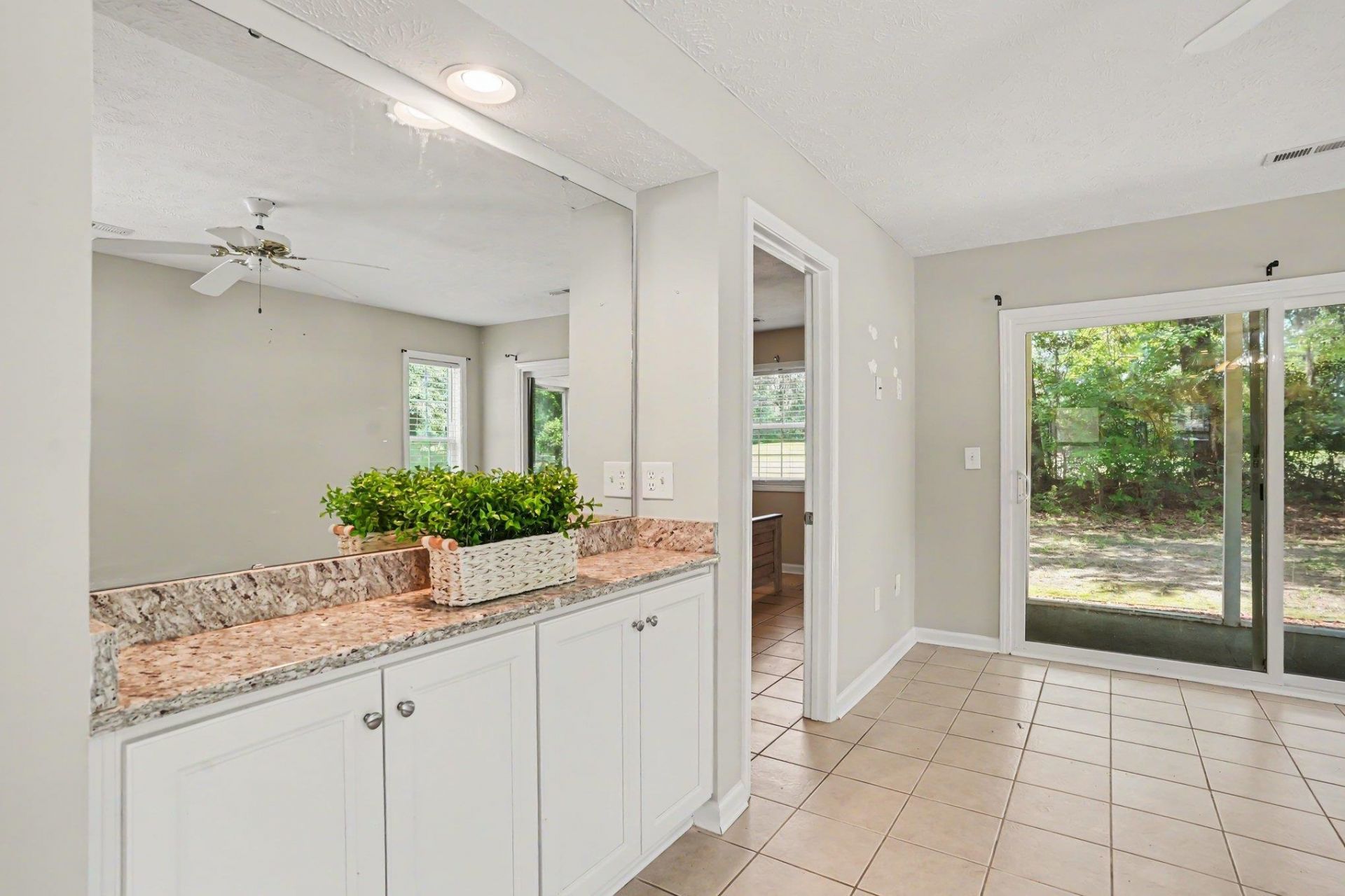 623 Tupelo Ln. Photo 7