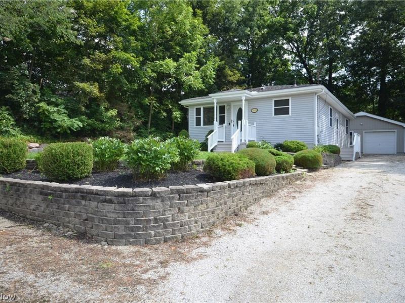2910 Farmdale Road, Akron, OH 44312 Photo 2