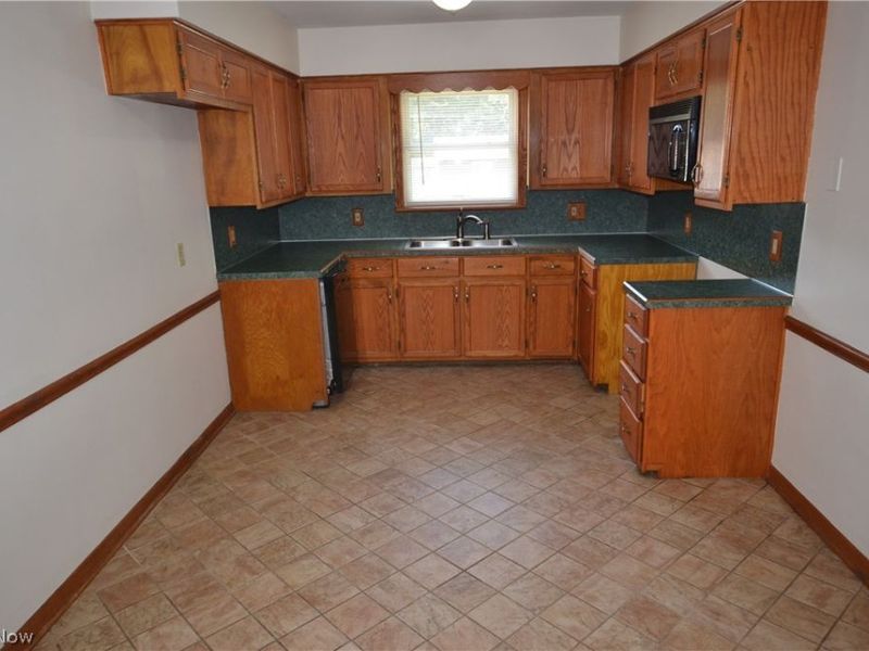 2910 Farmdale Road, Akron, OH 44312 Photo 9