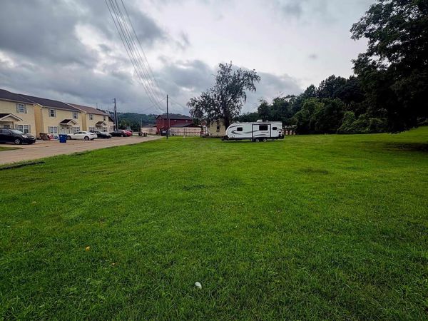 6237 East Pea Ridge Rd, Huntington, WV 25705