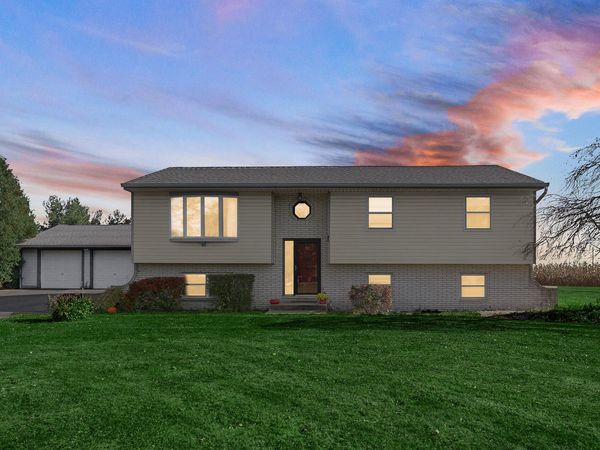 151 S State Road 2 , Valparaiso, IN 46385