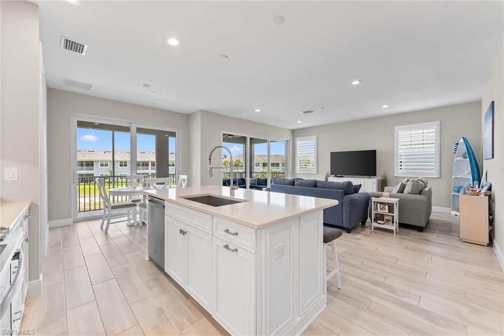 2609 Seychelles Cir, Unit 1608, Naples, FL 34112 Photo