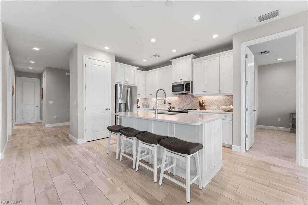 2609 Seychelles Cir, Unit 1608, Naples, FL 34112 Photo