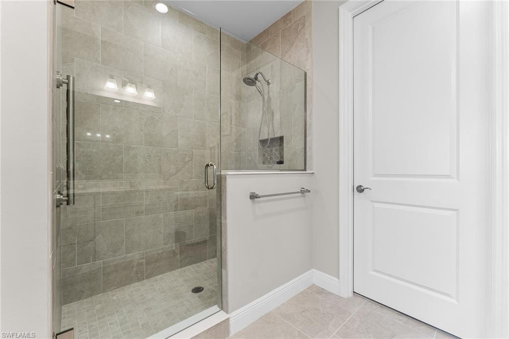 2609 Seychelles Cir, Unit 1608, Naples, FL 34112 Photo