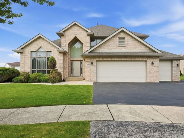 634 Primrose Circle , Matteson, IL 60443