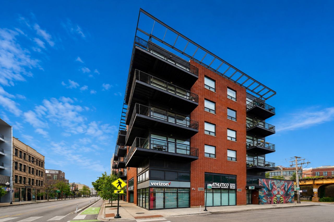 2045 W Concord Place, Unit 307, Chicago, IL 60647 Main Photo