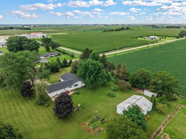 W6510 Kampen Road, Arlington, WI 53911