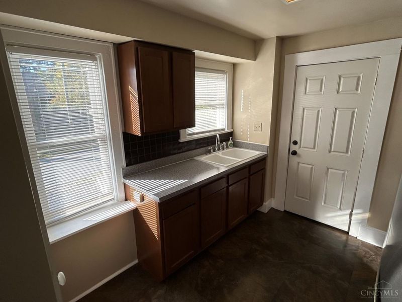1802 Lawn Avenue, Cincinnati, OH 45237 Photo 11