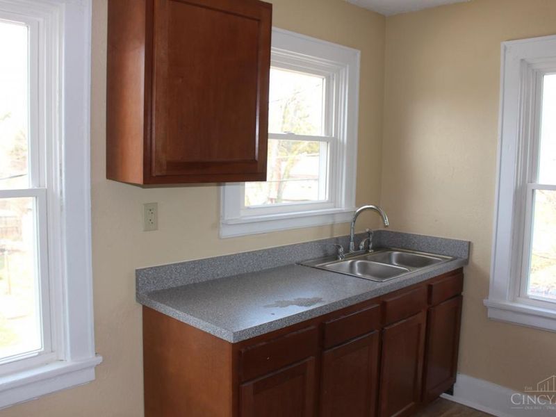 1802 Lawn Avenue, Cincinnati, OH 45237 Photo 21