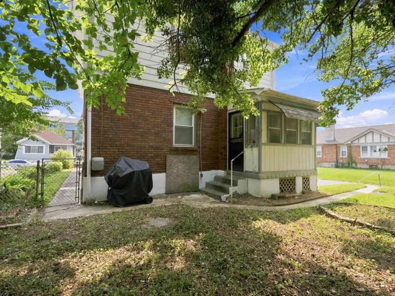 1802 Lawn Avenue, Cincinnati, OH 45237 Photo 29