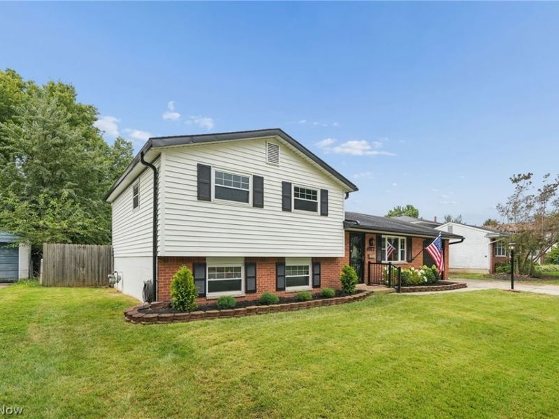 4977 Warminster Drive, Columbus, OH 43232 Photo 2