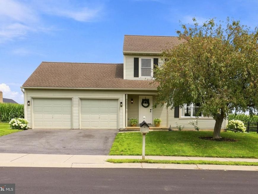 313 Willow Lane, New Holland, PA 17557 Main Photo