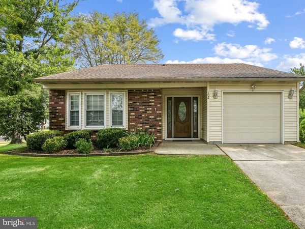 102 DEEP HOLLOW CIRCLE, COLUMBUS, NJ 08022