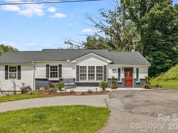 303 Hunter Street , Burnsville, NC 28714