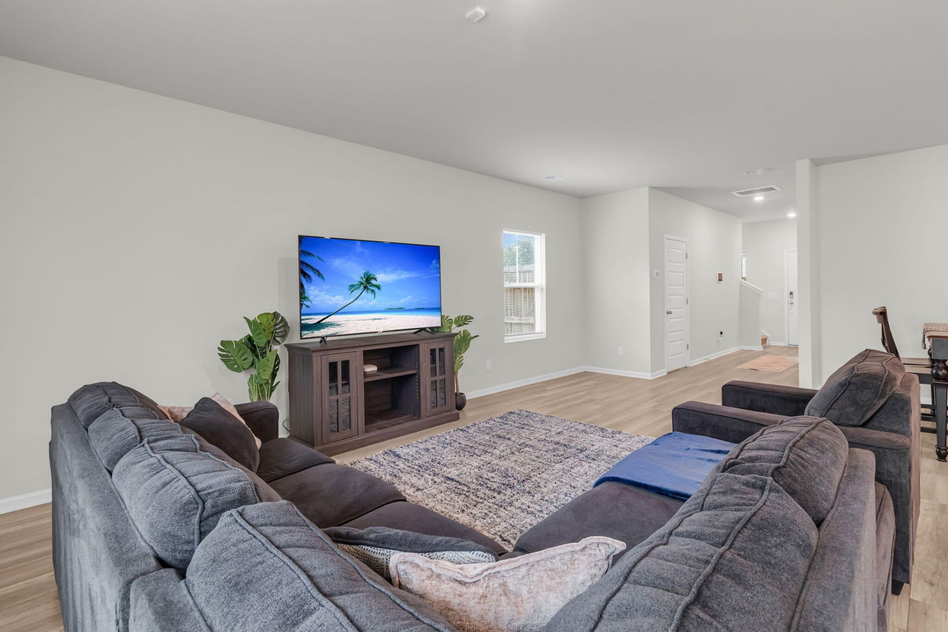 414 Minim Street Photo 32