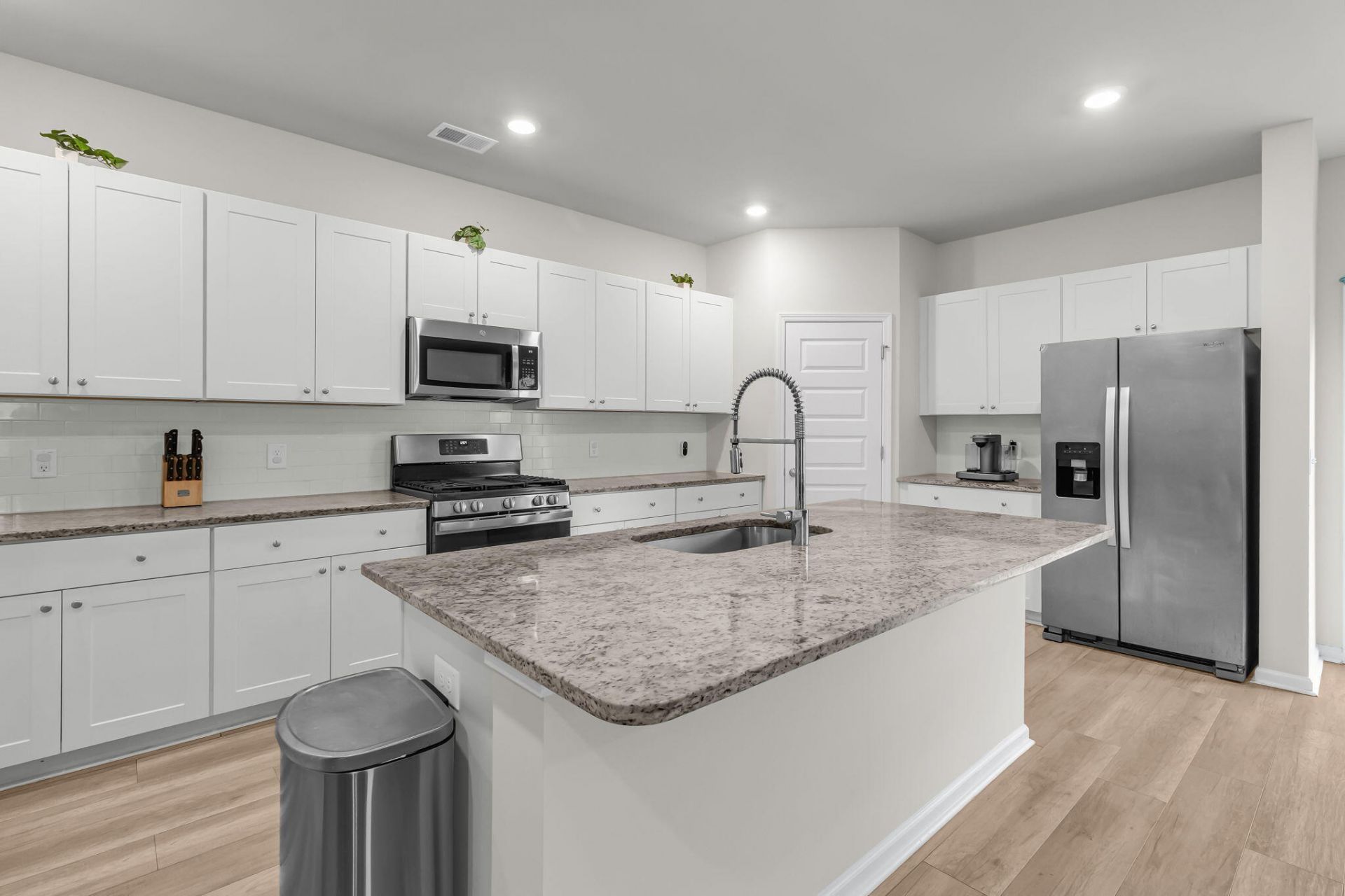 414 Minim Street Photo 39
