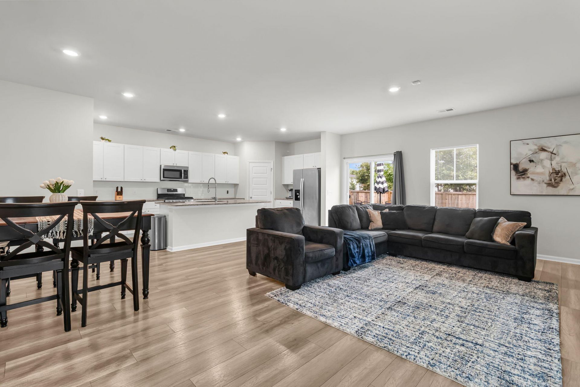 414 Minim Street Photo 4
