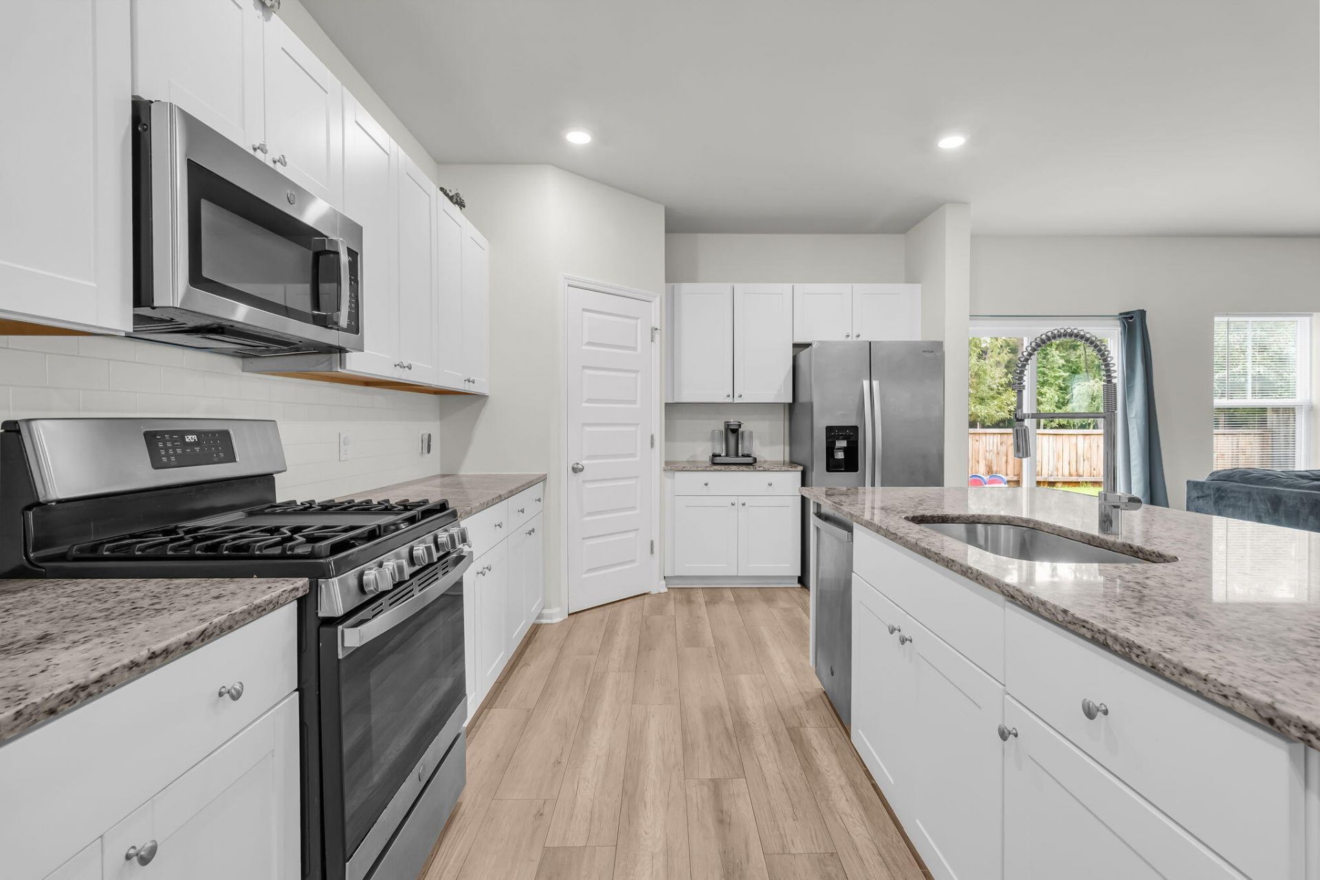 414 Minim Street Photo 40