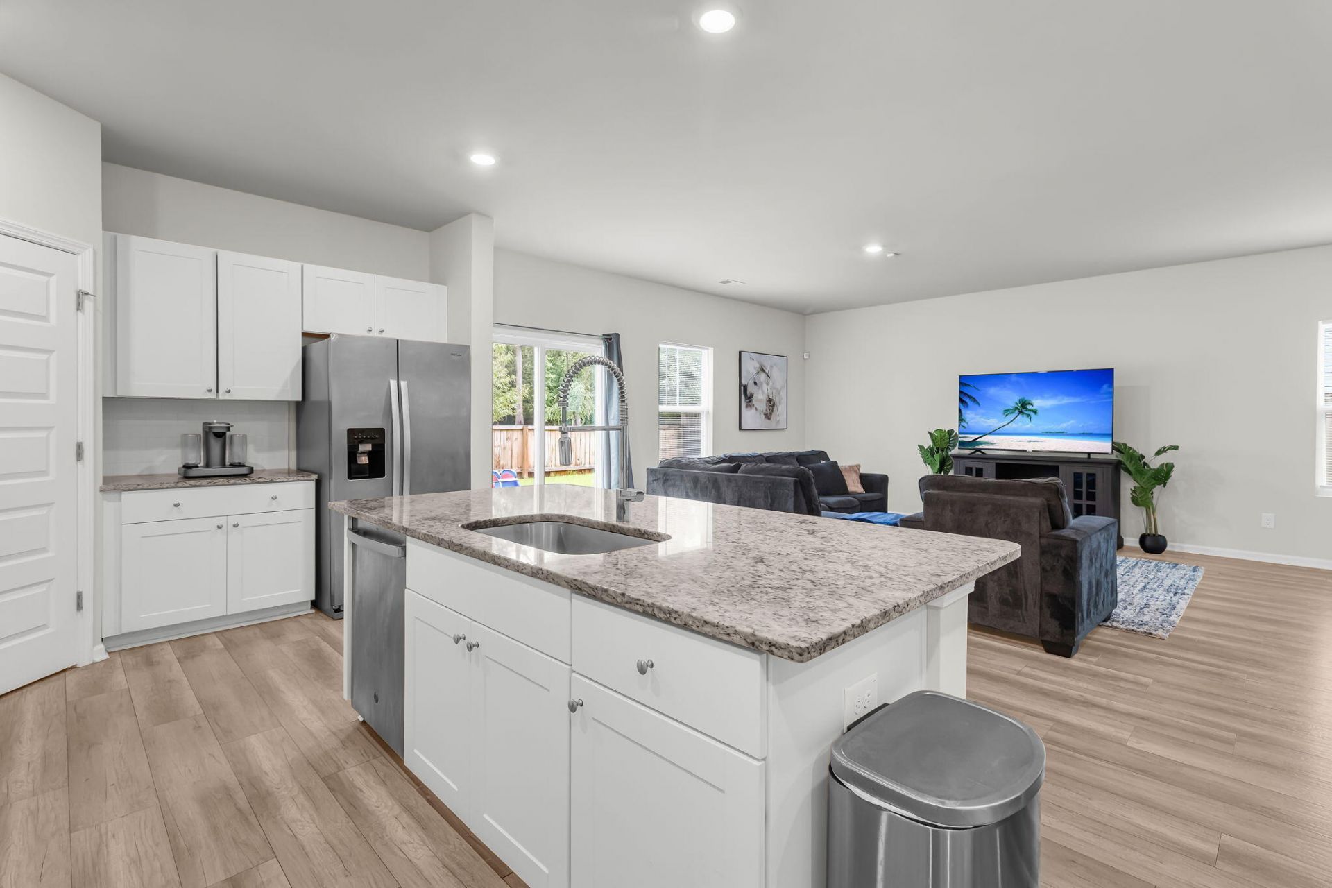 414 Minim Street Photo 41