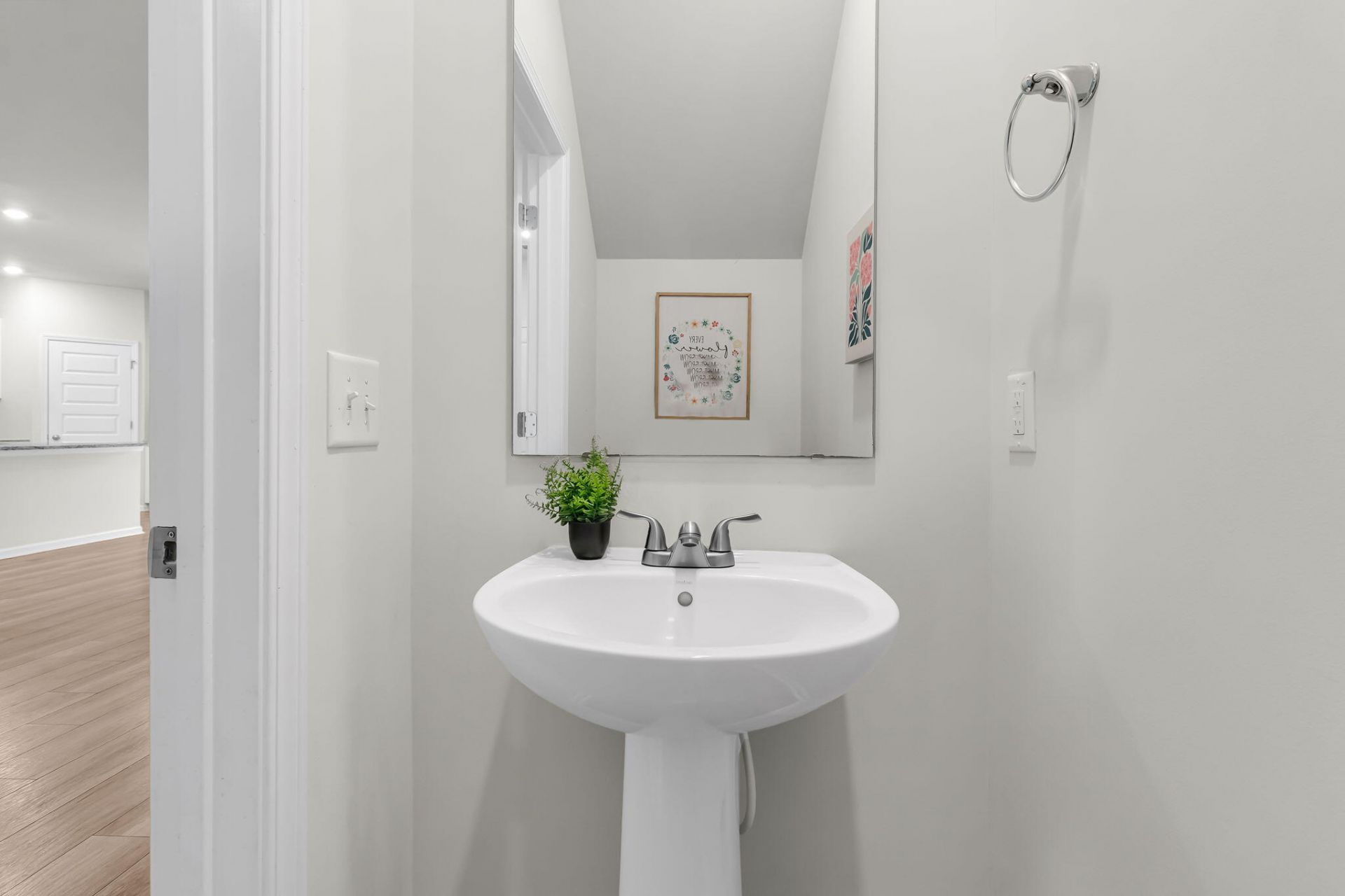 414 Minim Street Photo 42