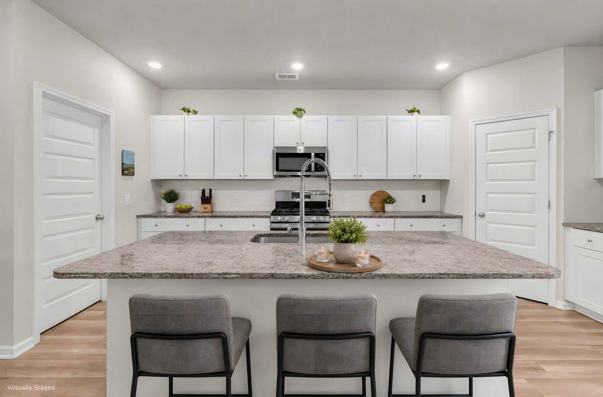 414 Minim Street Photo 7