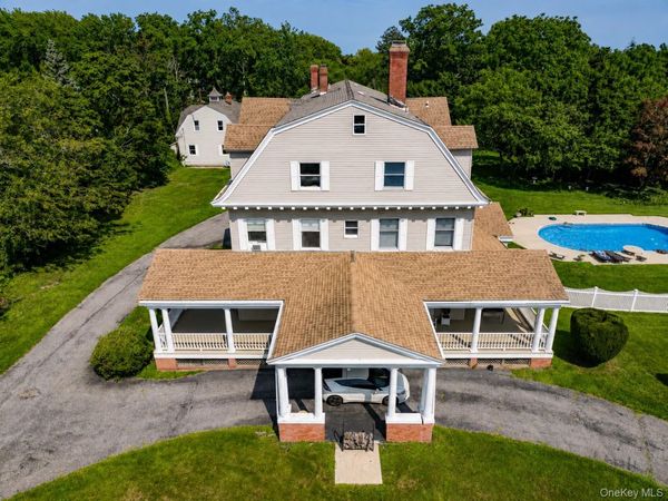 45 S Penataquit Avenue , Bay Shore, NY 11706