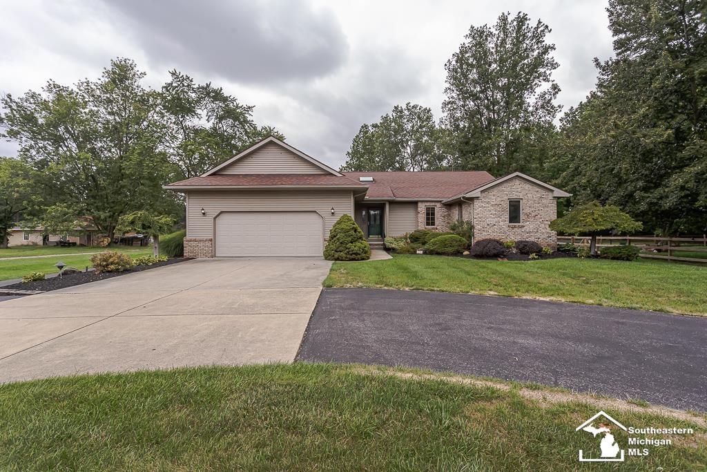 6277 Secor Road, Lambertville, MI 48144 Main Photo
