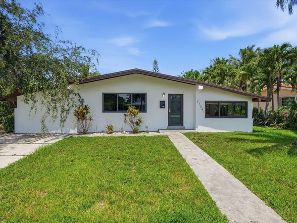 21341 NE 25th Court, Miami, FL 33180