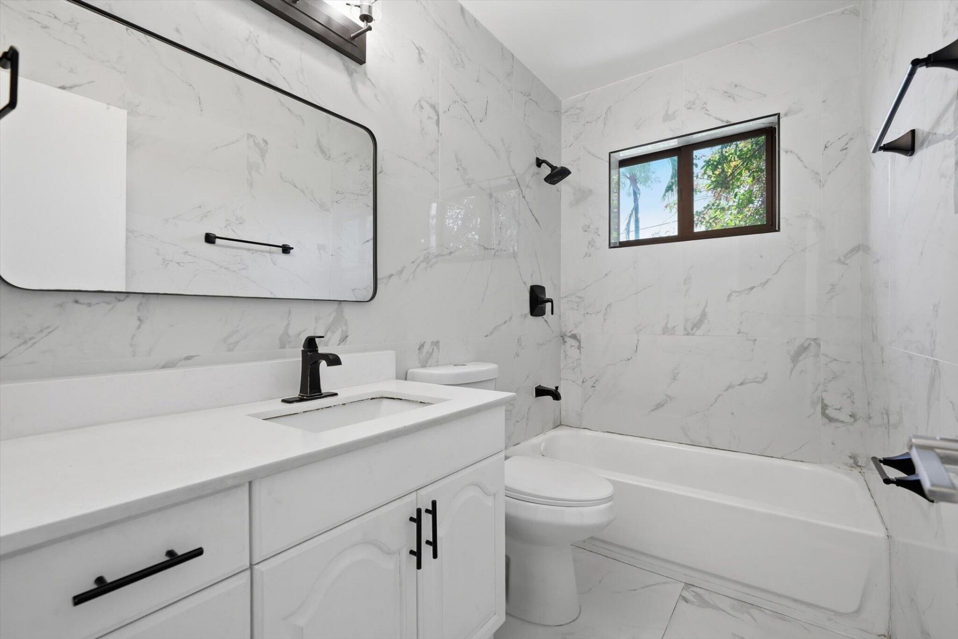 21341 NE 25th Court, Miami, FL 33180 Photo