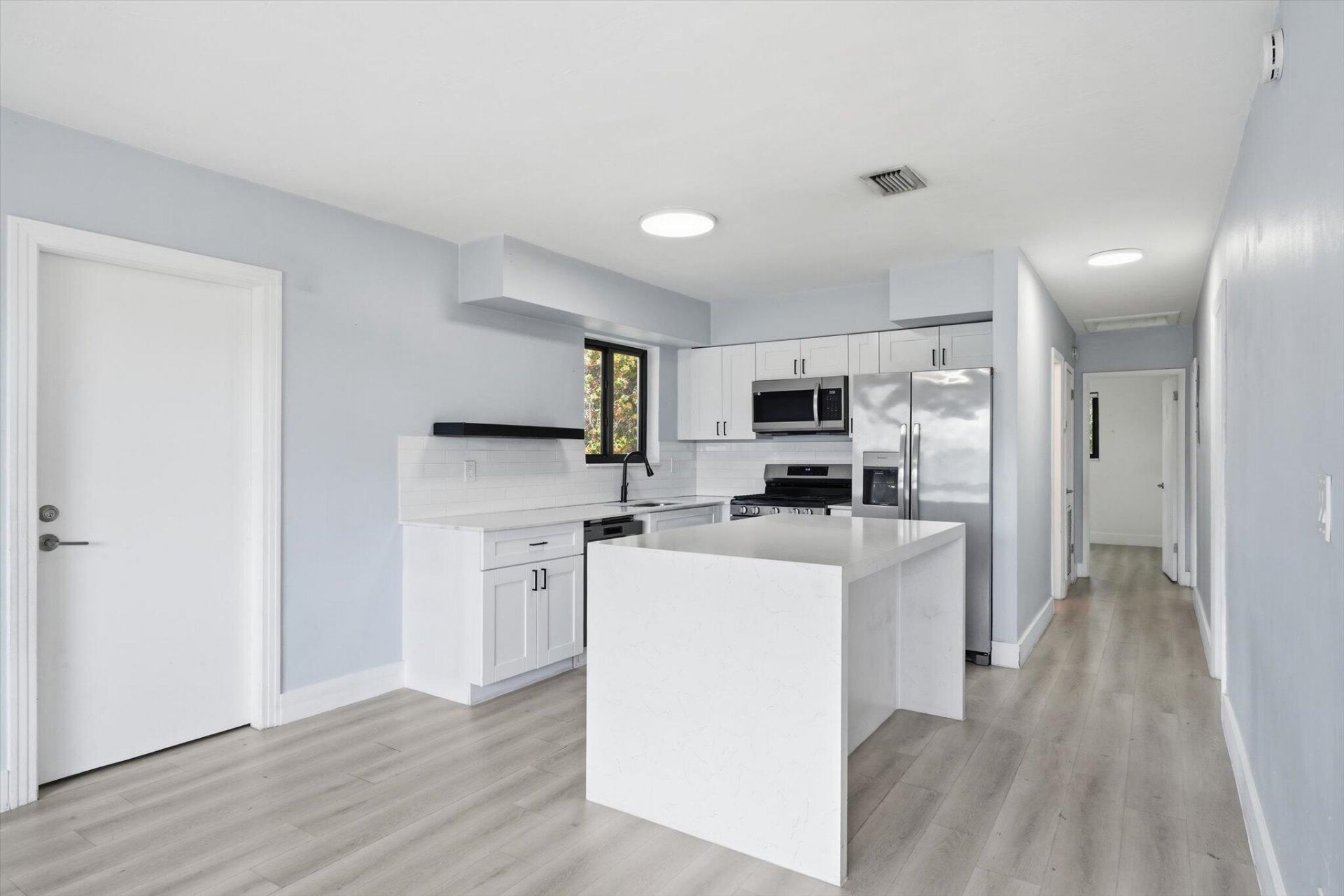 21341 NE 25th Court, Miami, FL 33180 Photo