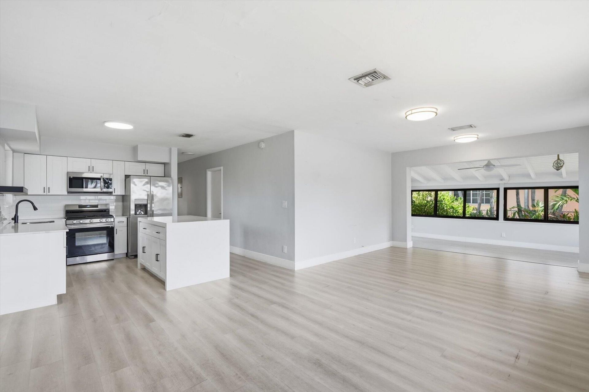 21341 NE 25th Court, Miami, FL 33180 Photo
