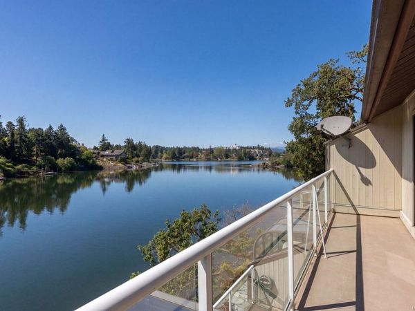 67 Gorge Rd W, Unit #3, Saanich, BC V9A 1L9