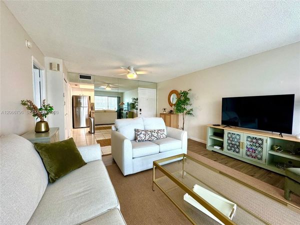 3000 NE 48th St, Unit 203, Fort Lauderdale, FL 33308