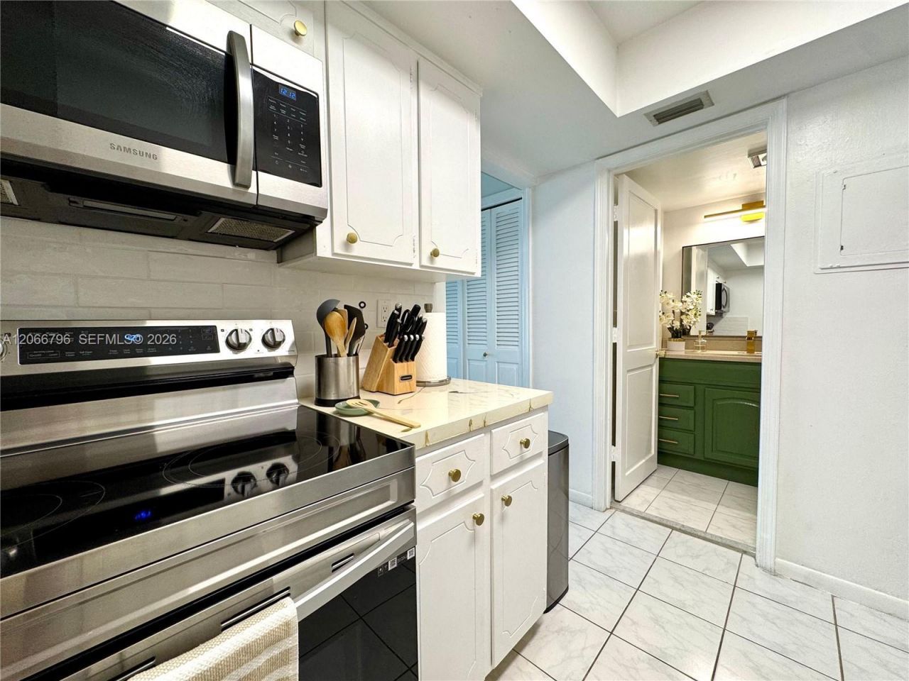 3000 NE 48th St, Unit 203, Fort Lauderdale, FL 33308 Photo