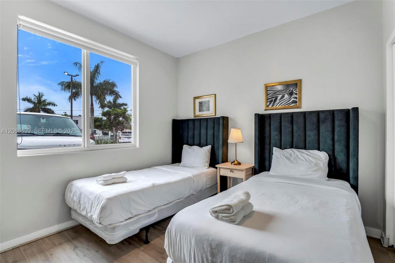 171 NW 158th St , Unit 8, Miami, FL 33169 Photo