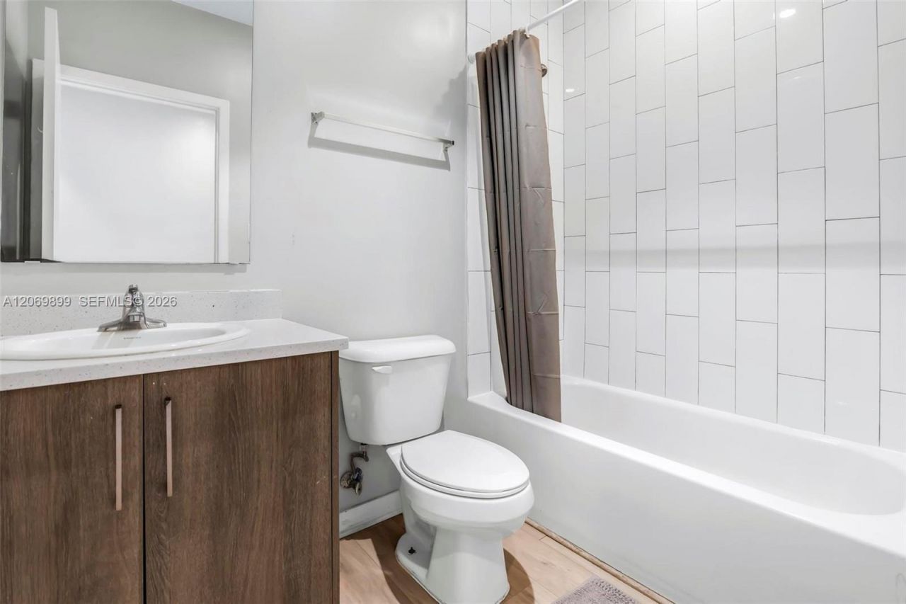 171 NW 158th St , Unit 8, Miami, FL 33169 Photo