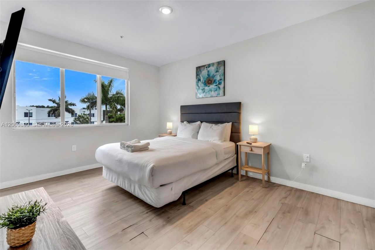 171 NW 158th St , Unit 8, Miami, FL 33169 Photo
